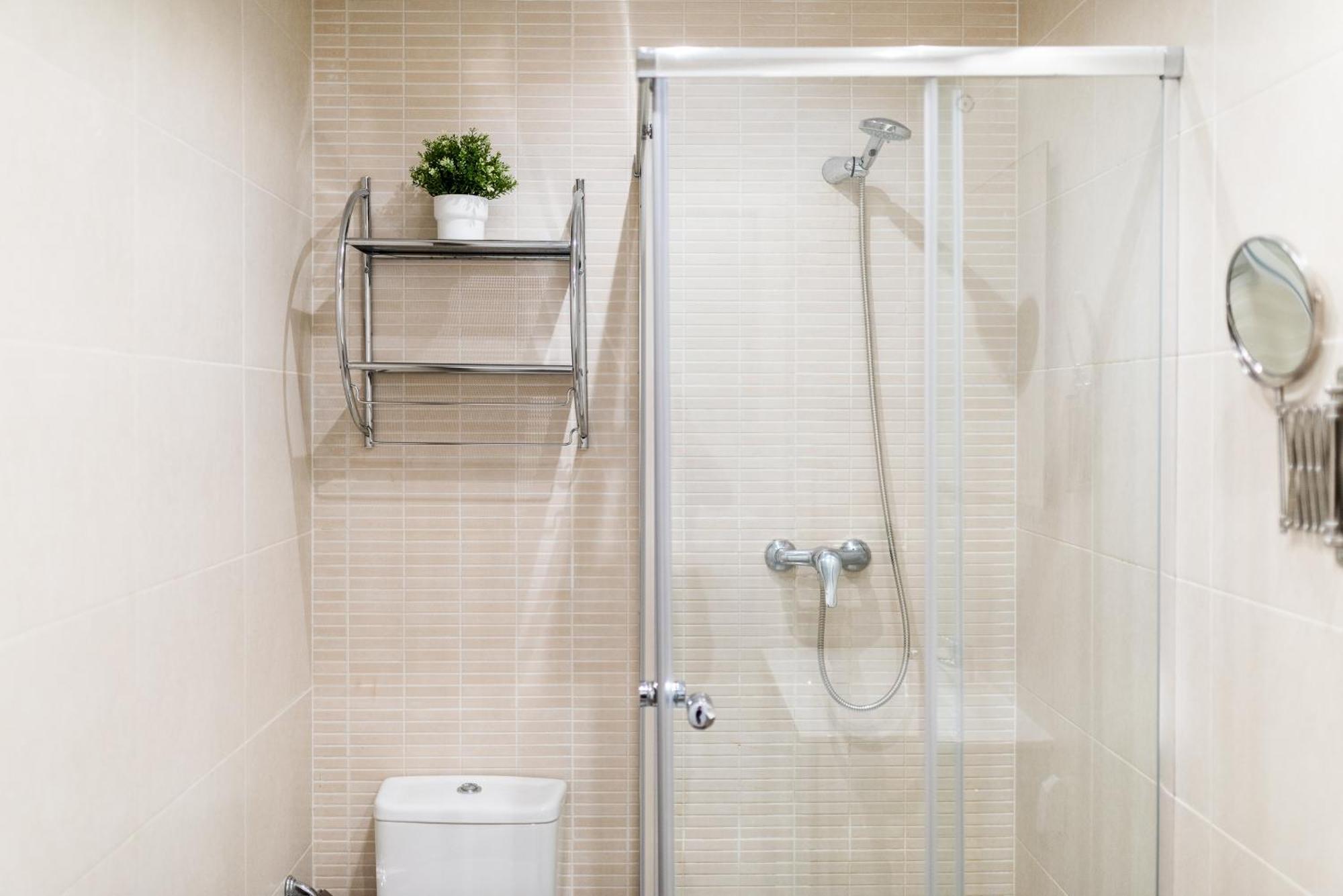 Wekey Homes Granada, Elvira Suites Centro Εξωτερικό φωτογραφία