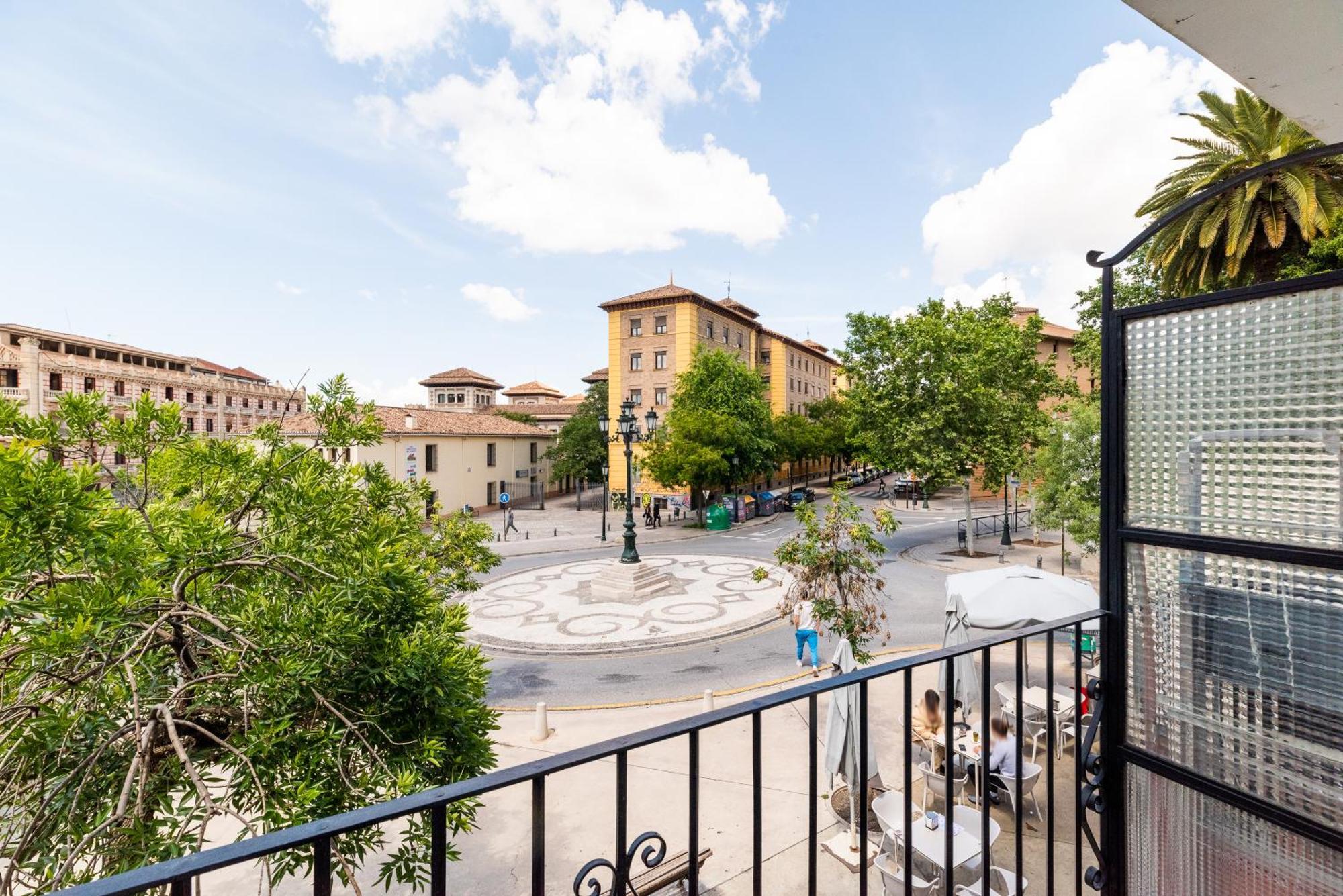 Wekey Homes Granada, Elvira Suites Centro Εξωτερικό φωτογραφία