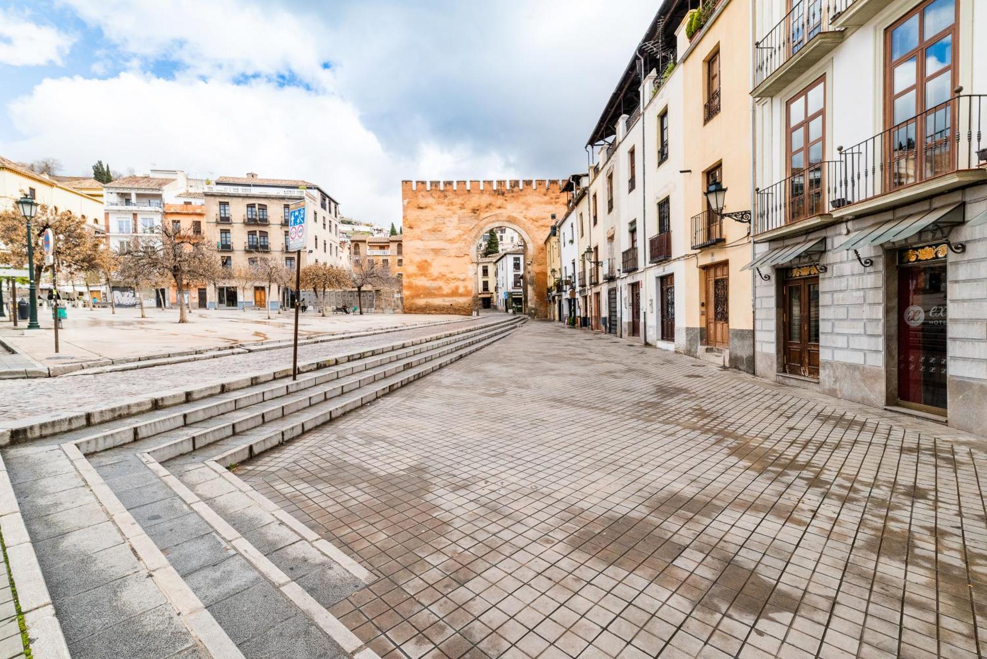 Wekey Homes Granada, Elvira Suites Centro Εξωτερικό φωτογραφία